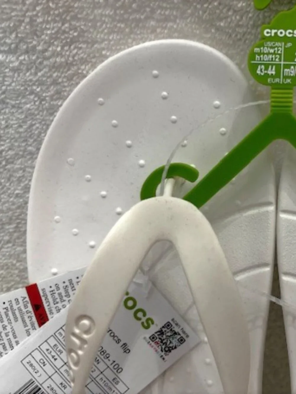 Crocs white 'flip flops' NWT Men's Size 10